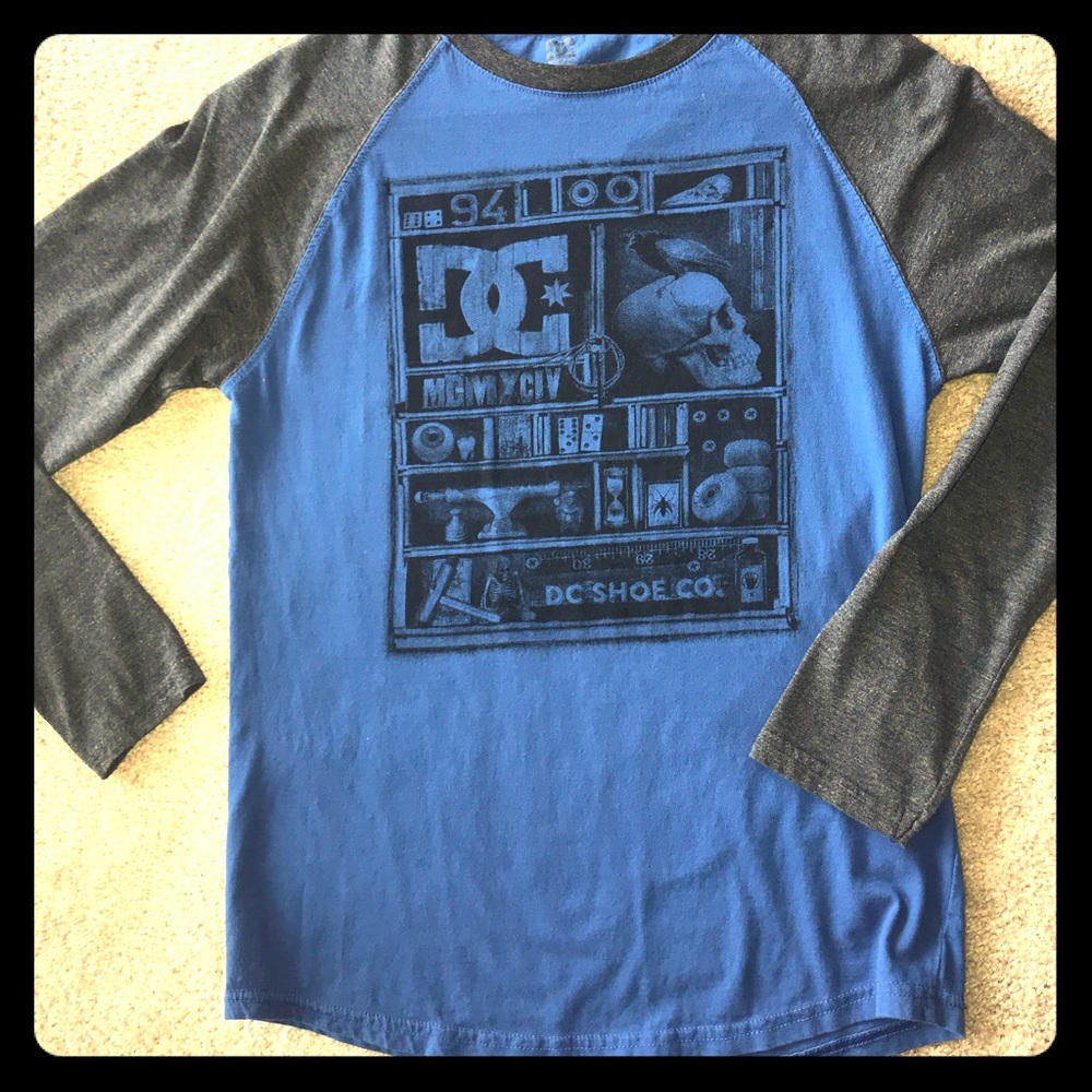 DC men’s small long sleeved shirt, like new